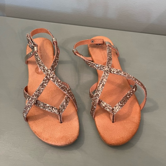 Sophia Milano glitter sandals! - Picture 2 of 9